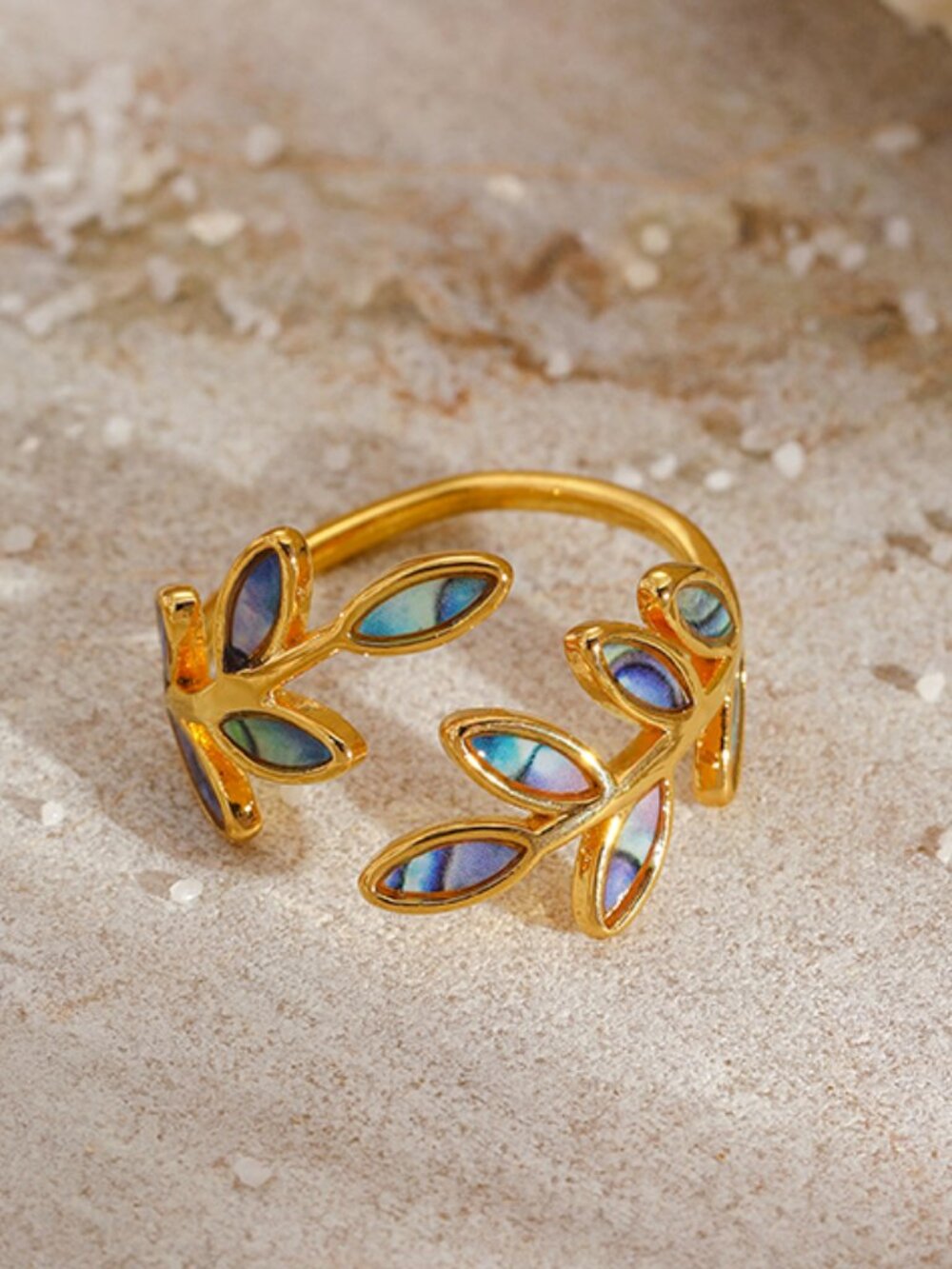 Elegant Leaves Ring - Picture 5 of 10